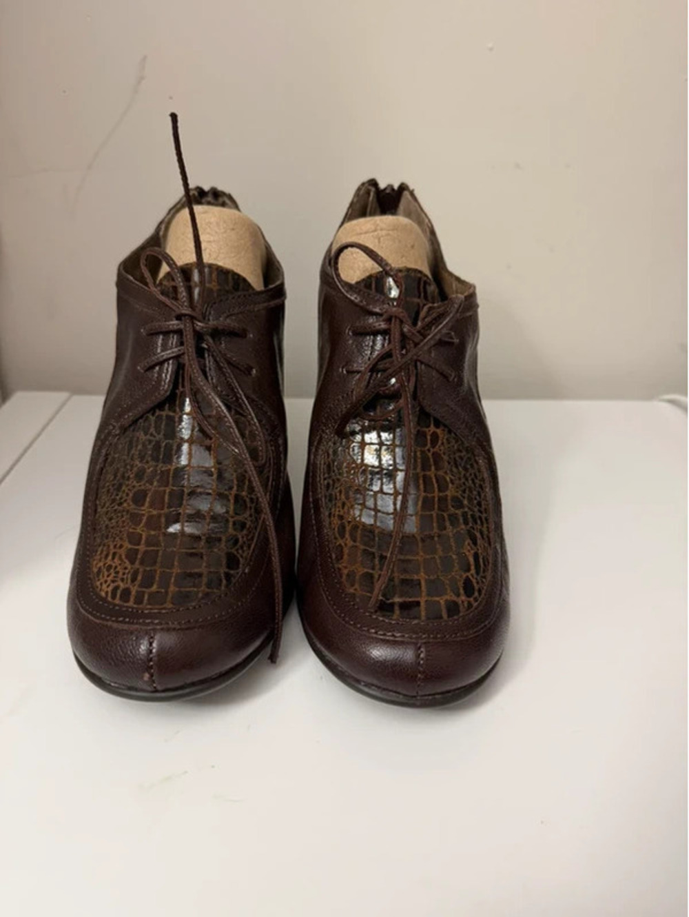 Aerosoles Brown Leather Croc Embossed Lace